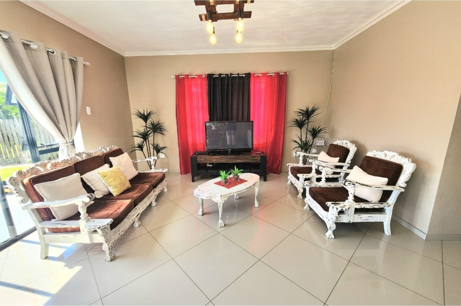 3 Bedroom Property for Sale in Wavecrest Eastern Cape